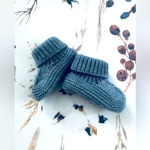 Small shop sweater knit baby booties